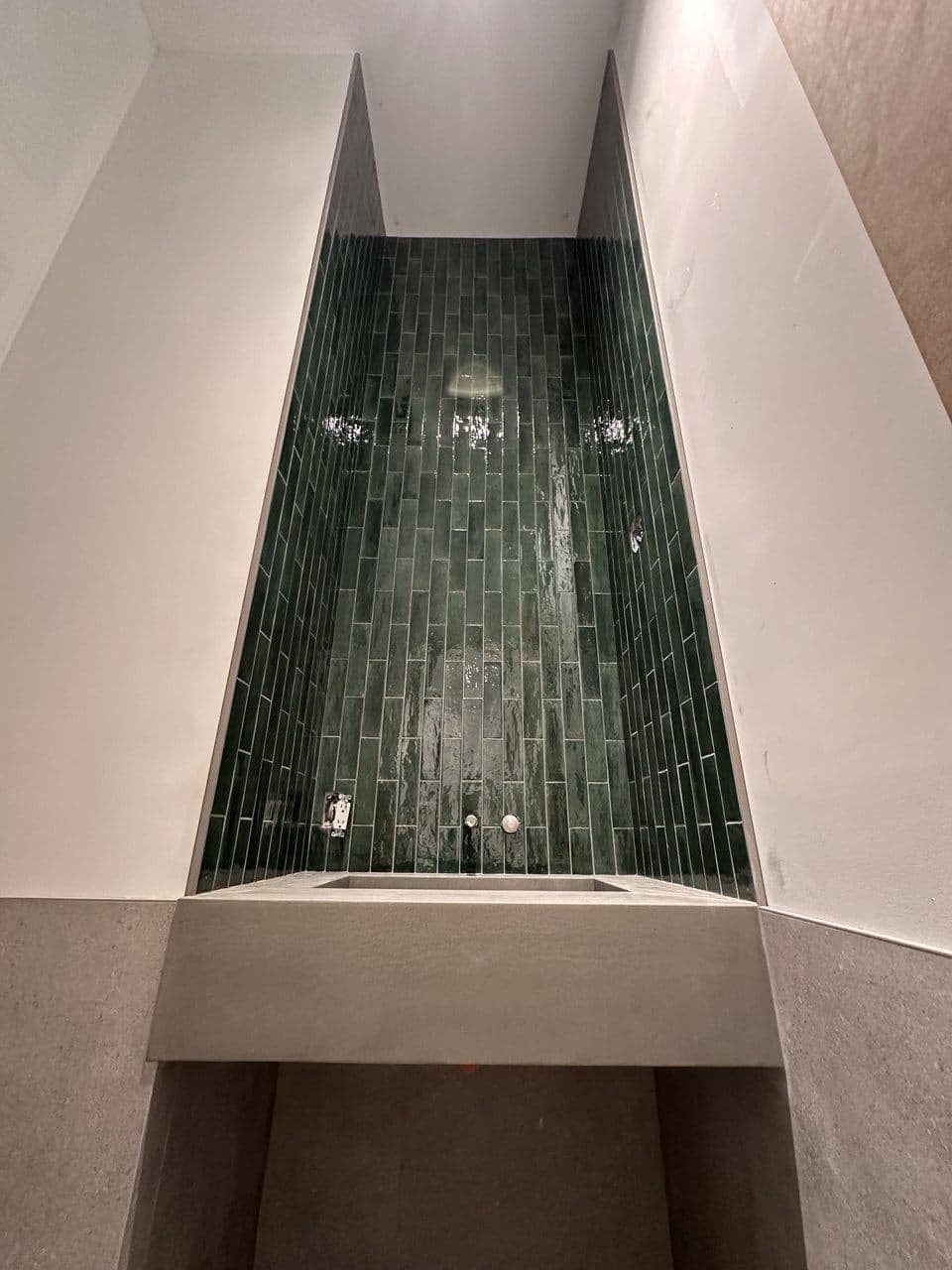 Emerald Glass Feature Wall — Custom Home by Diamond Tiling