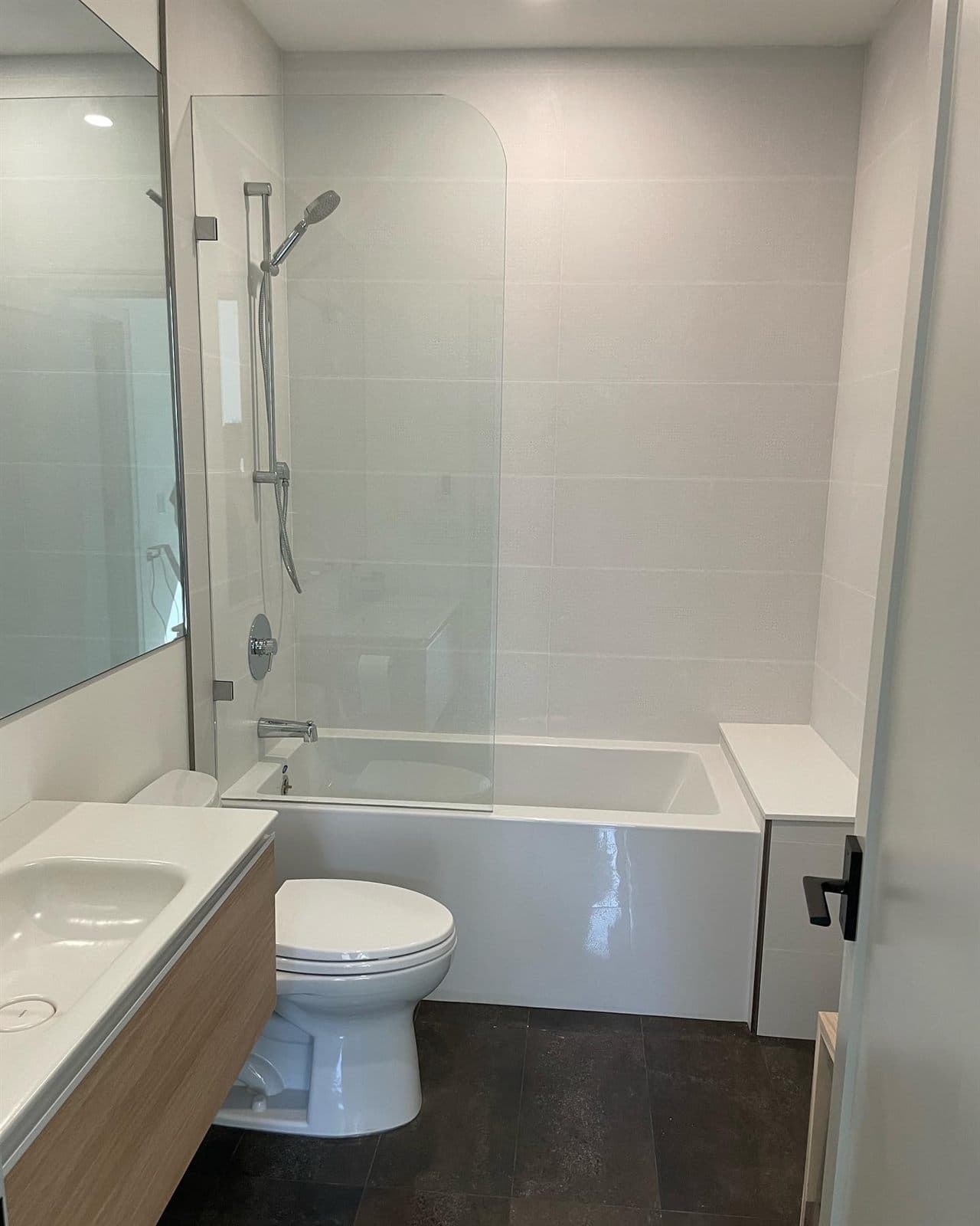 Soaker Tub & Glass Shower — Bathrooms in Unionville, Markham